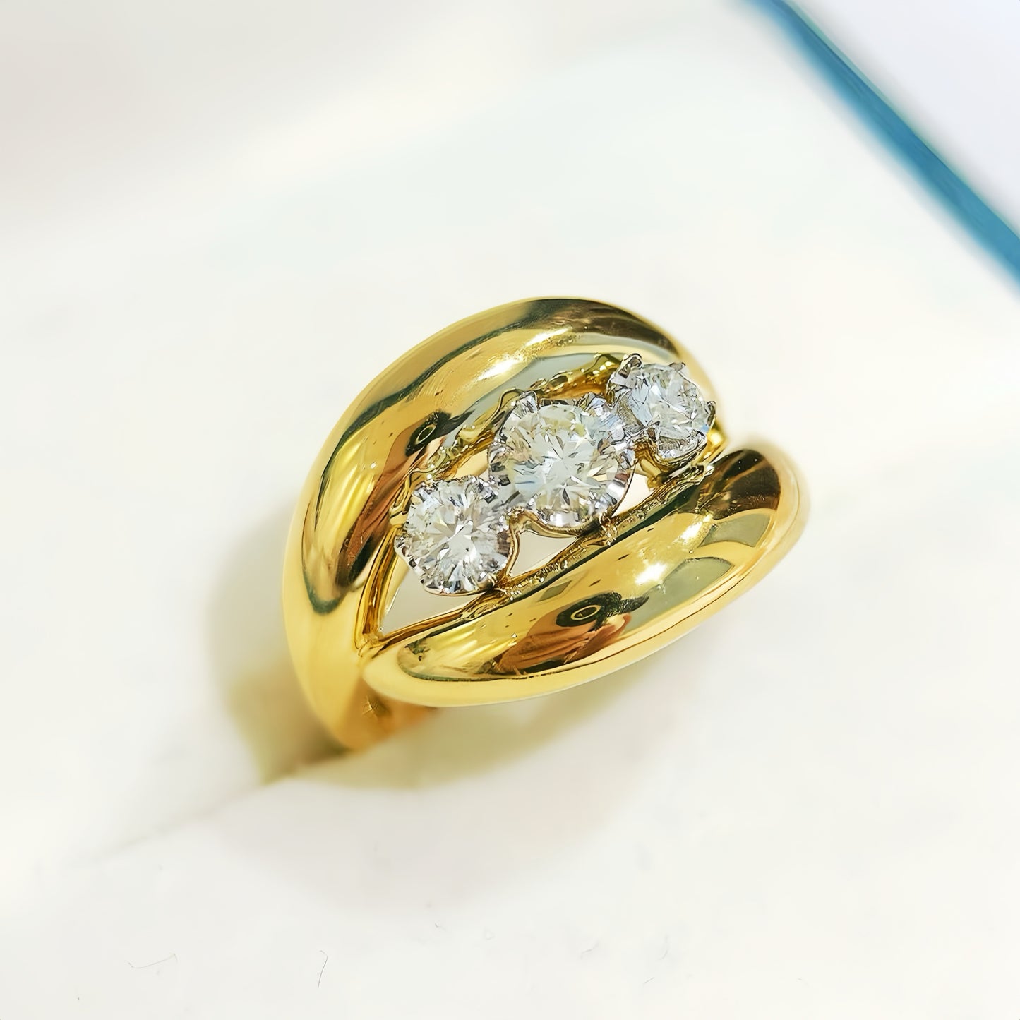 Vintage 18k Gold Diamond Ring (Item No. VT404）