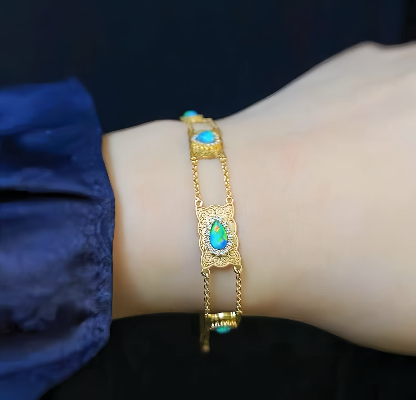 Byzantine Opal 18k Gold Diamond Bracelet (Item No. VT127）