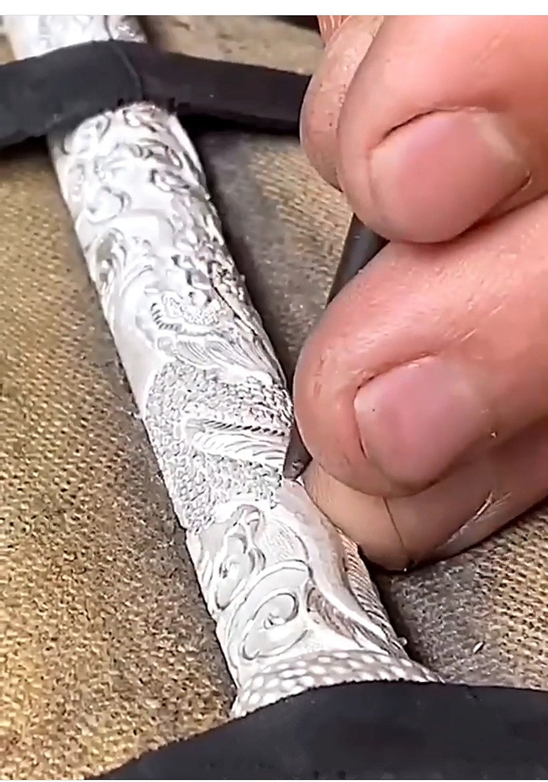 Power Fist Dragon Silver Bangle (Item No. B0187)