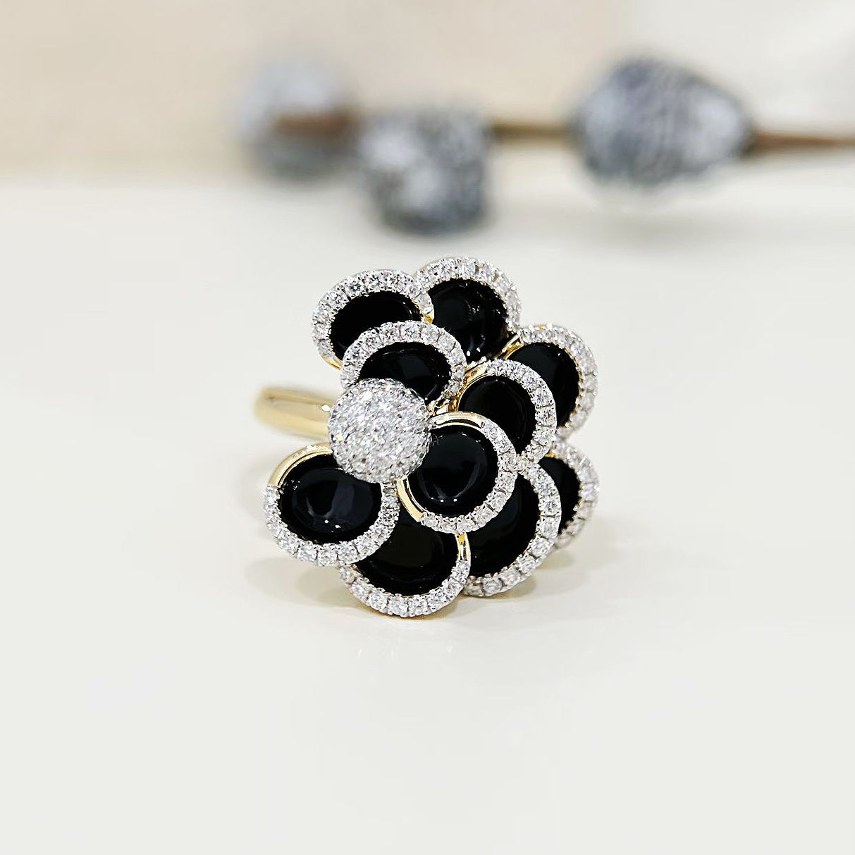 Vintage 18k Gold Diamond Ring (Item No. VT477）