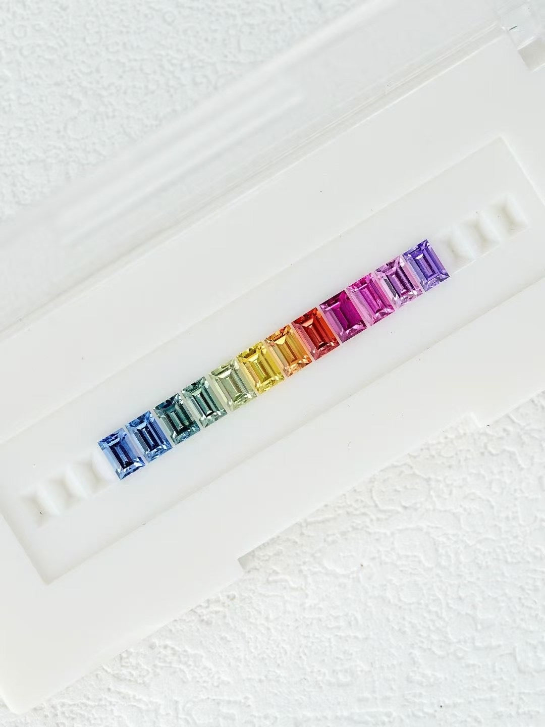 Rainbow Sapphire 18k Gold Pendant (Item No. SA123）