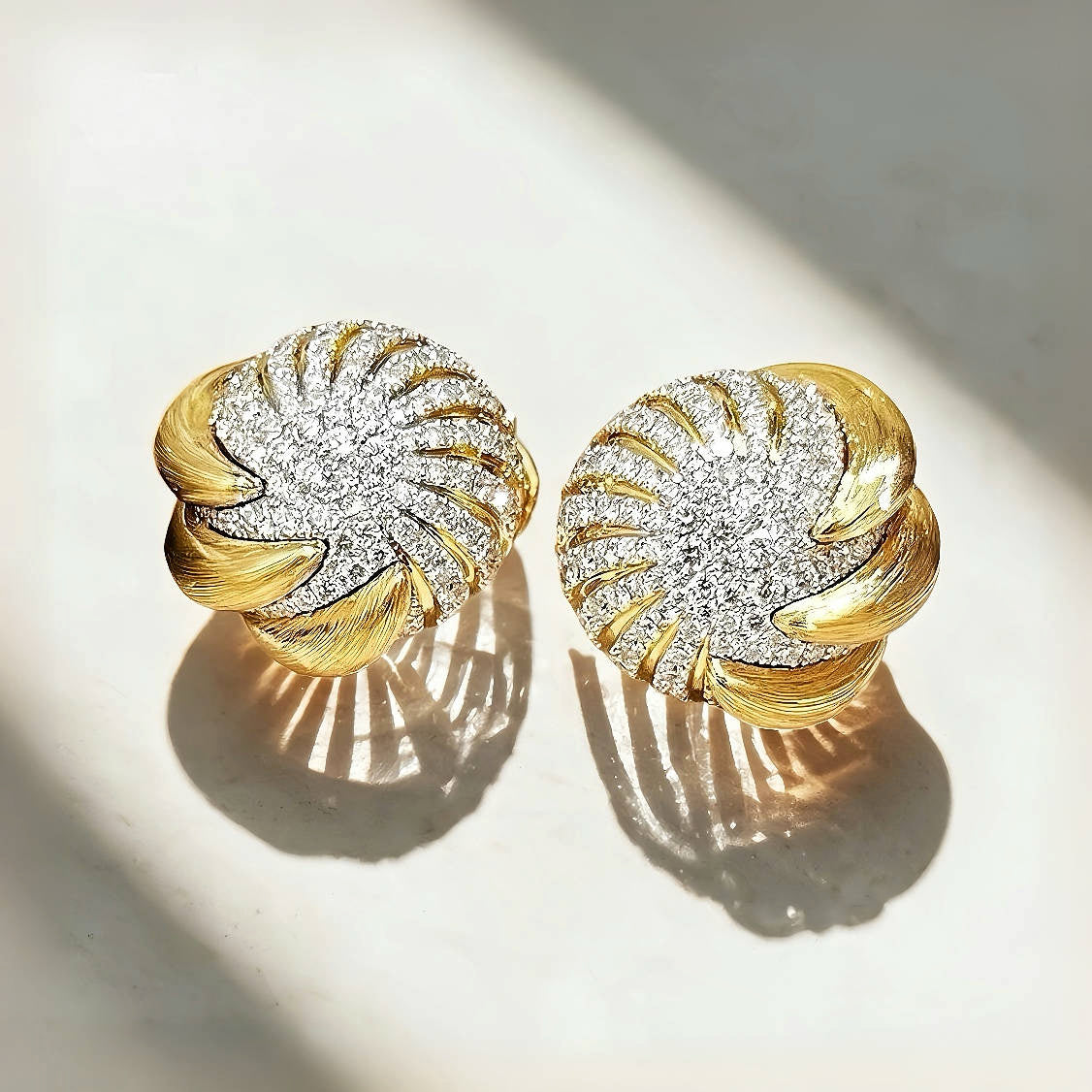 Vintage 18k Gold Diamond Earring (Item No. VT013）