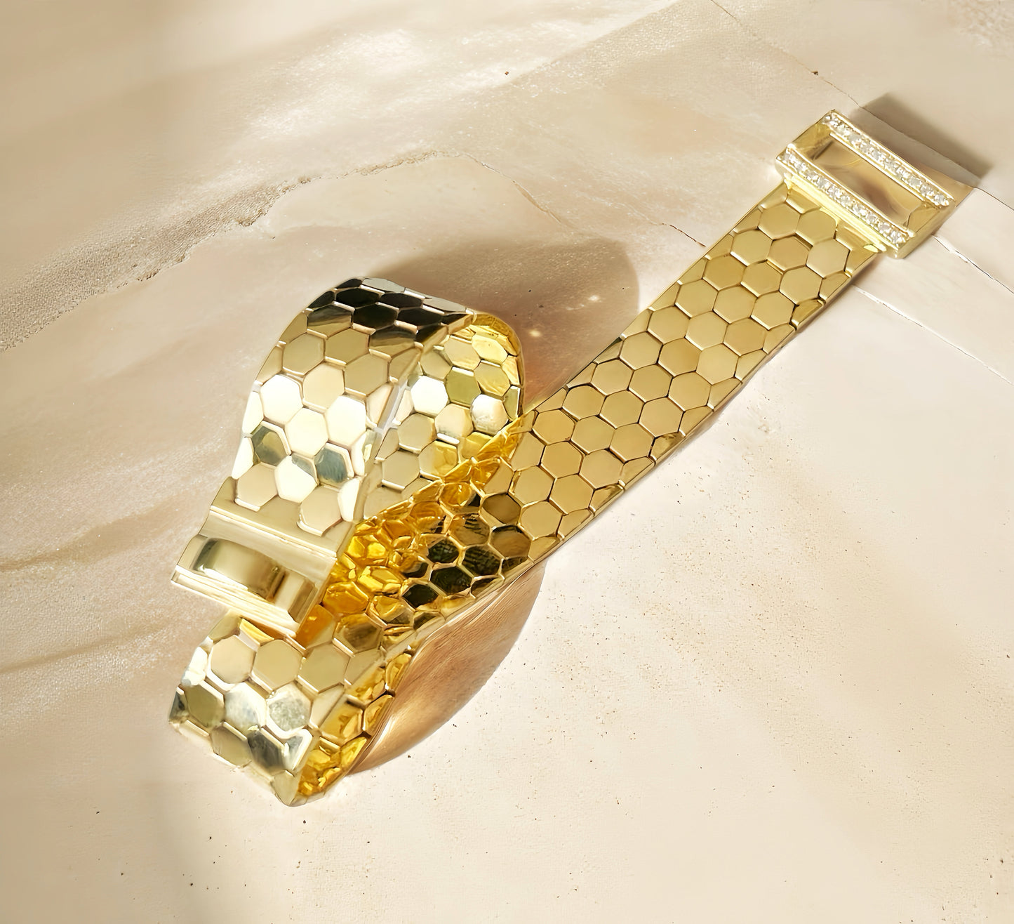Vintage 18k Gold Diamond Bracelet (Item No. VT132）