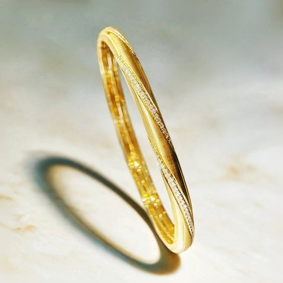 Vintage 18k Gold Diamond Bracelet (Item No. VT149）