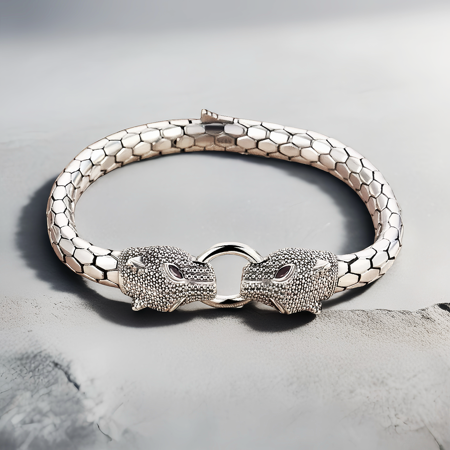 Panther Fashion Silver Bracelet (Item No. B0691）