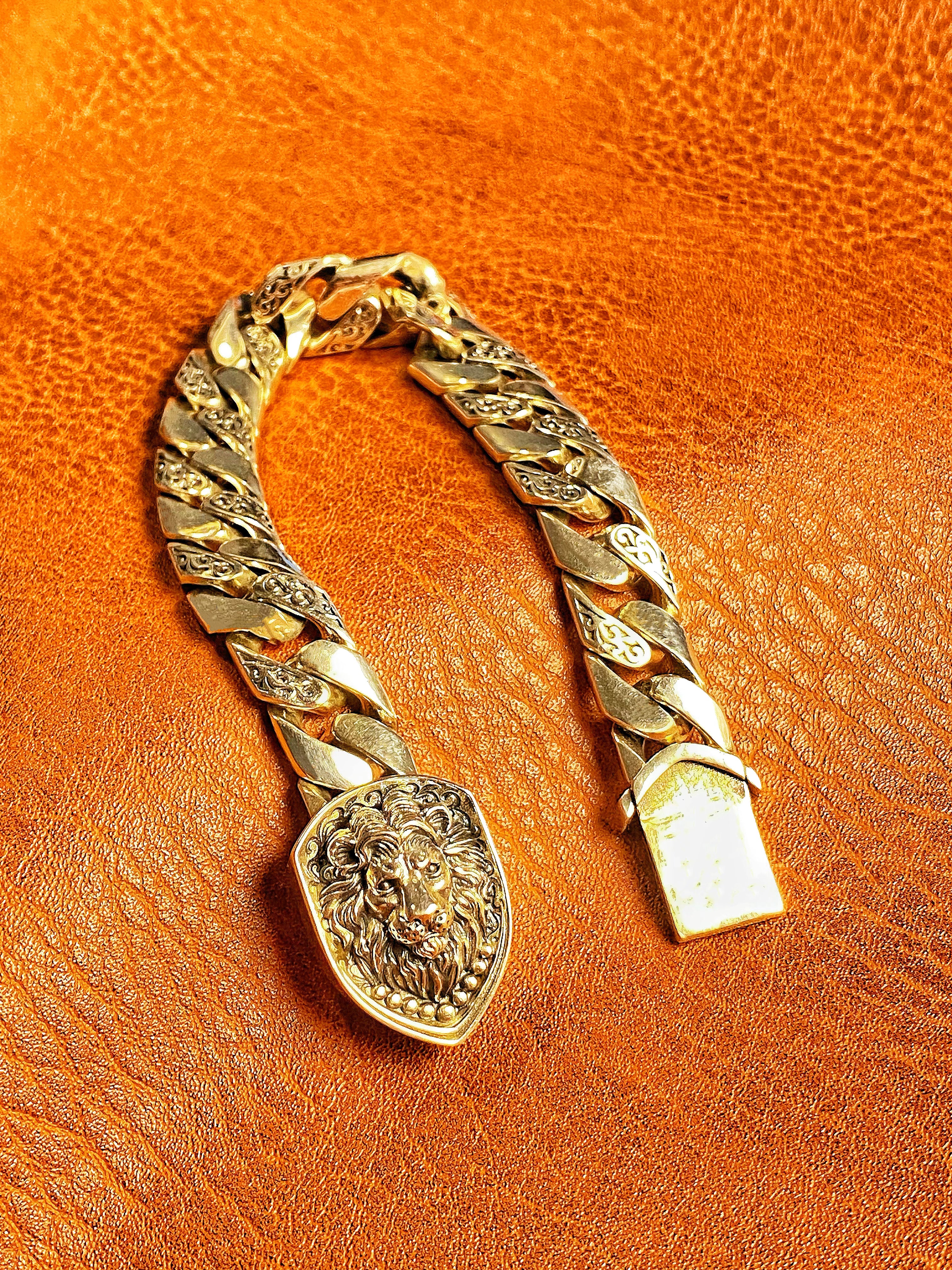 Lion Silver Bracelet (Item No. B0627）