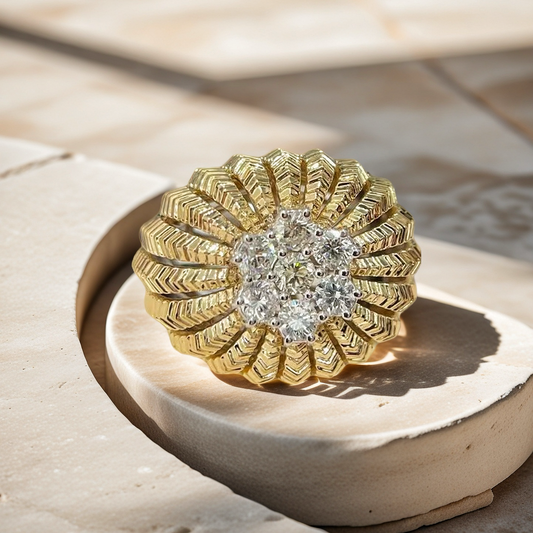 Vintage 18k Gold Diamond Ring (Item No. VT139）