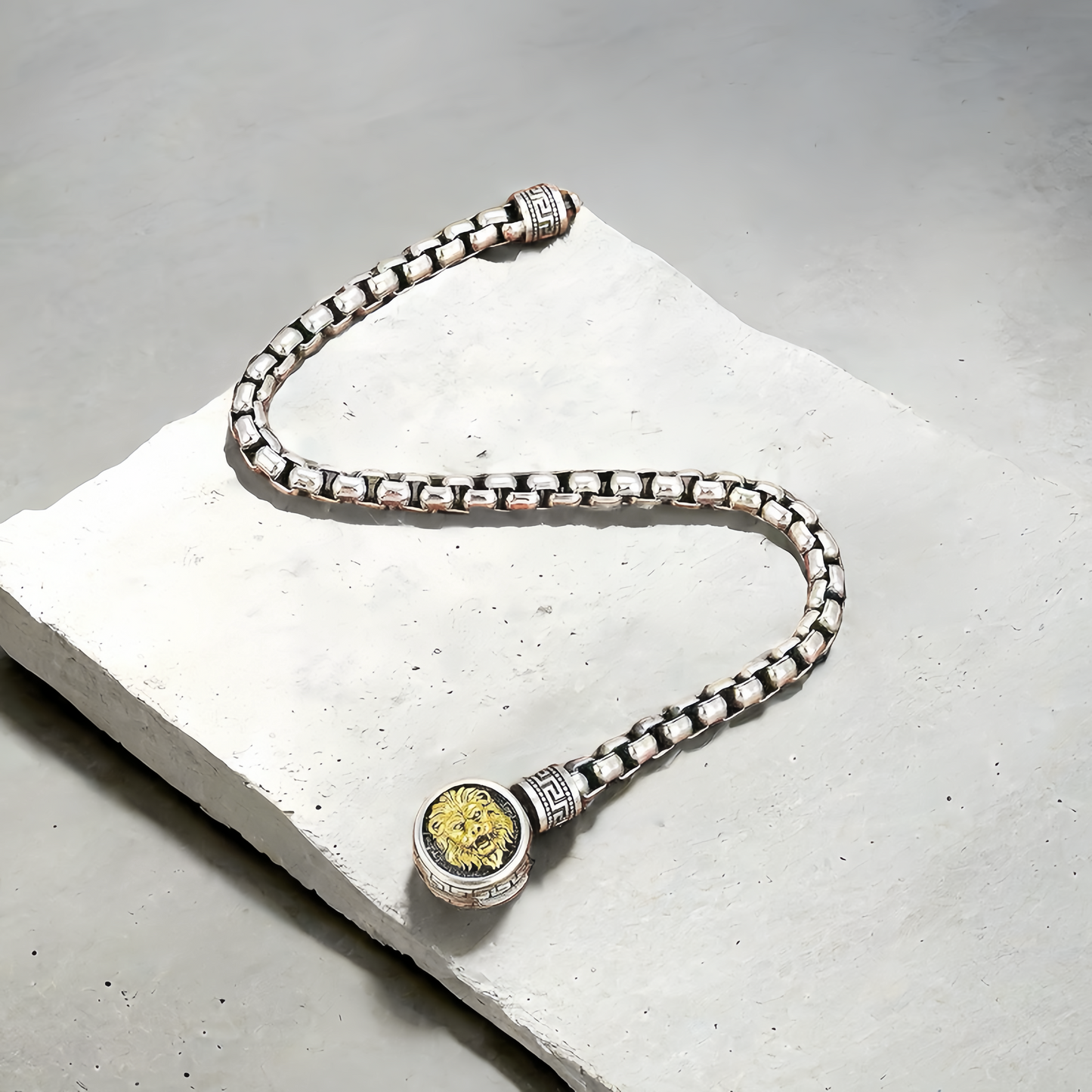 Lion Silver Bracelet (Item No. B0653）