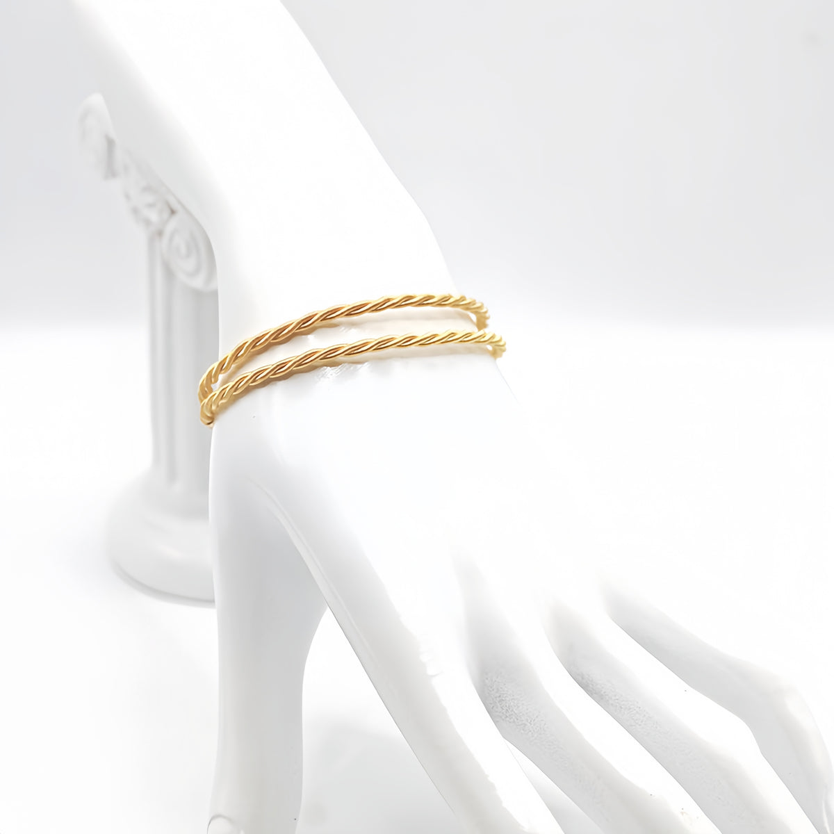 Twisted 18K Gold Bracelet (Item No. SR061CB)