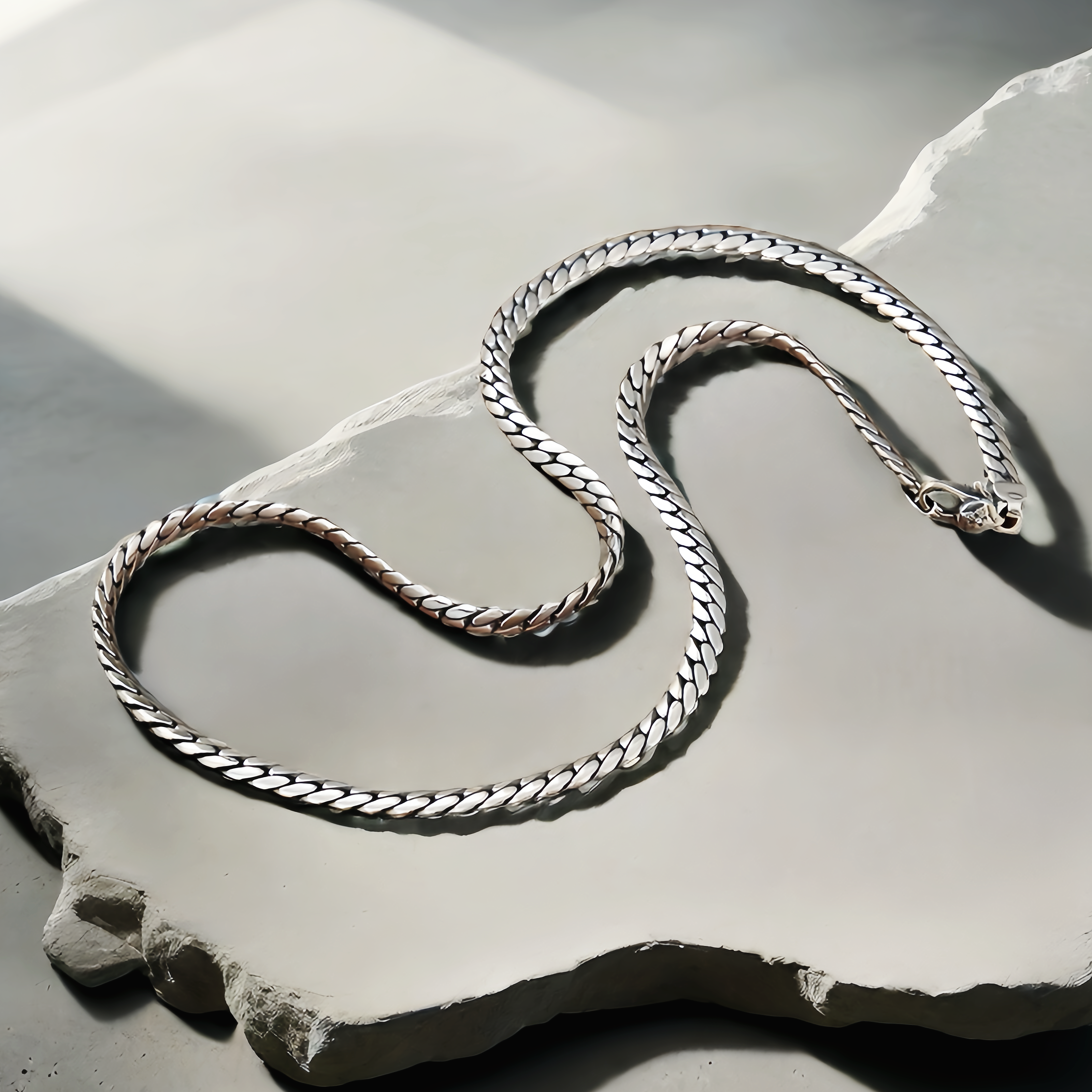 Classy Silver Snake Necklace Chain (Item No. N0029)