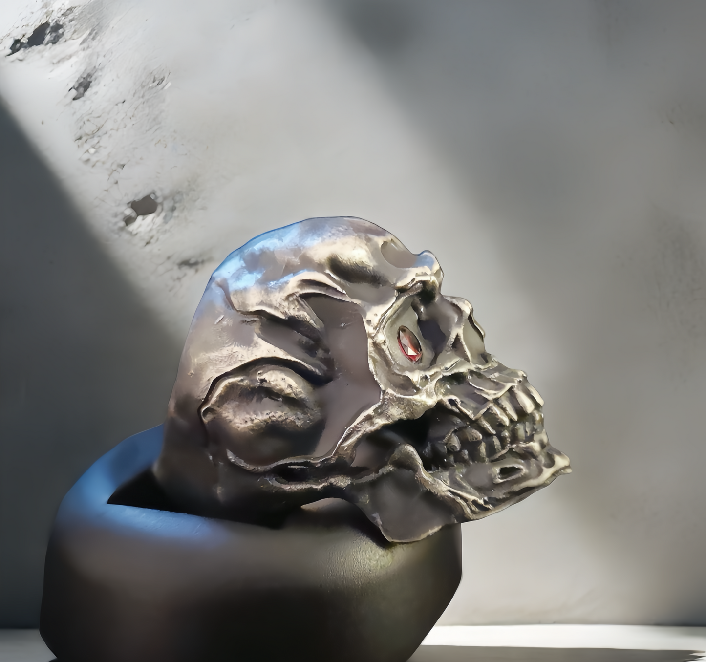 Ruby Eyes Skull Silver Ring  (Item No. R0088)