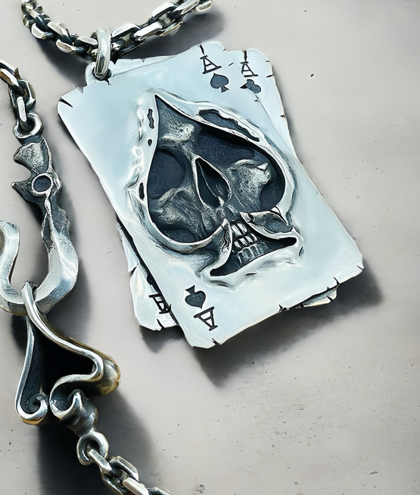 Spade Skull Silver Pendant (Item No. SC025)