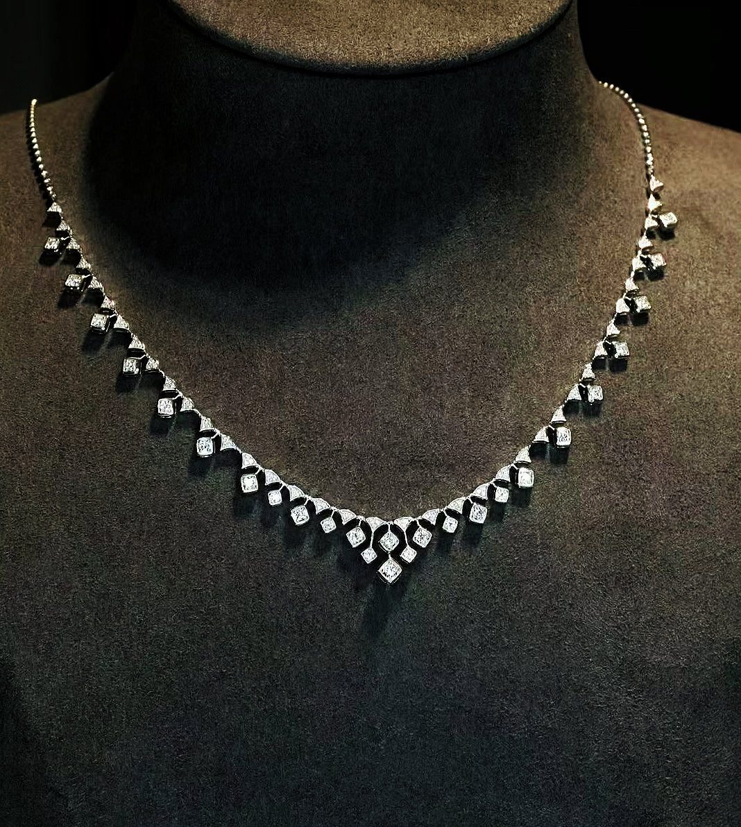 Vintage 18k Gold Diamond Necklace (Item No. VT208）