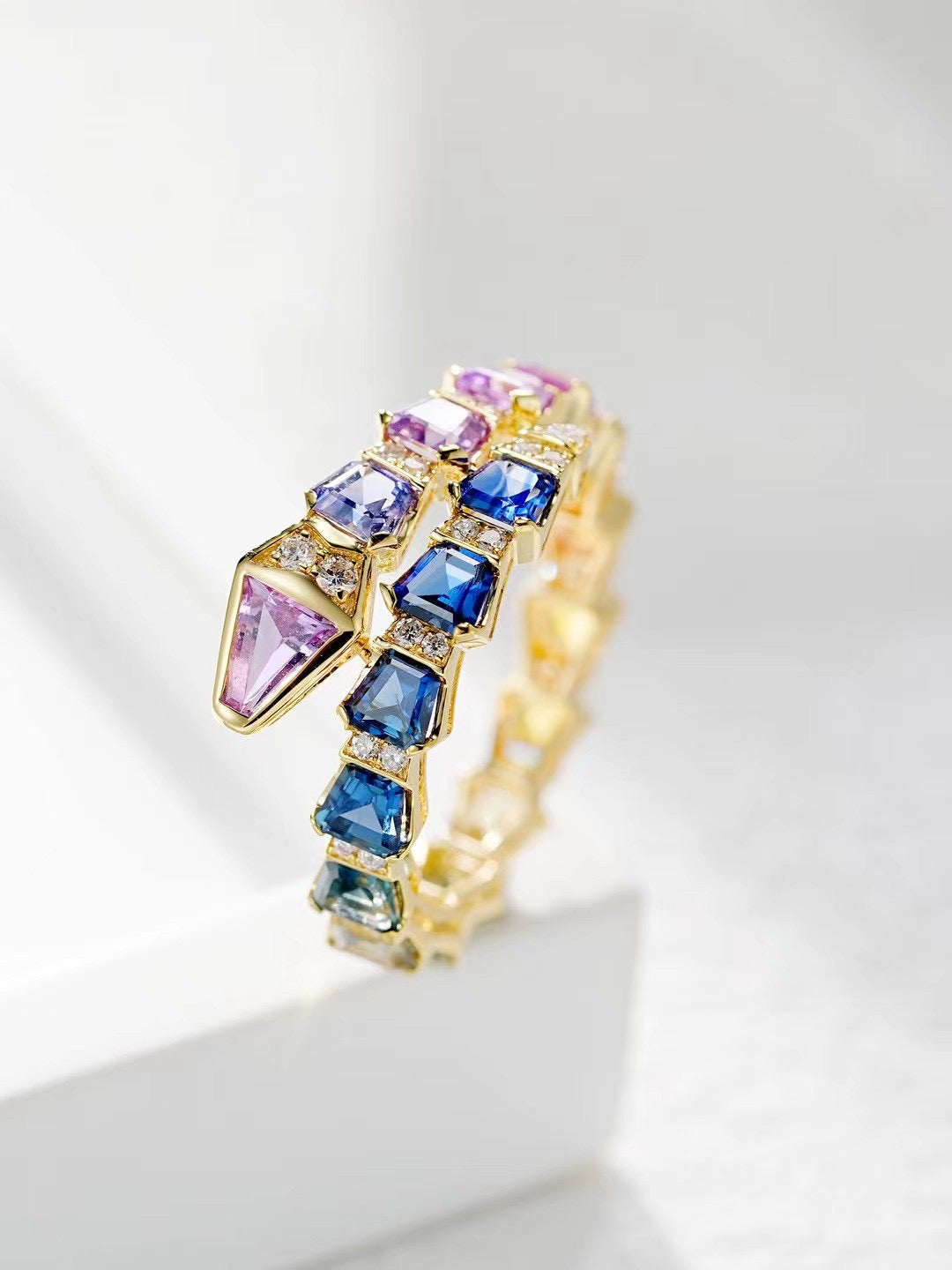 Snake Rainbow Sapphire 18k Gold Ring (Item No. SA010）