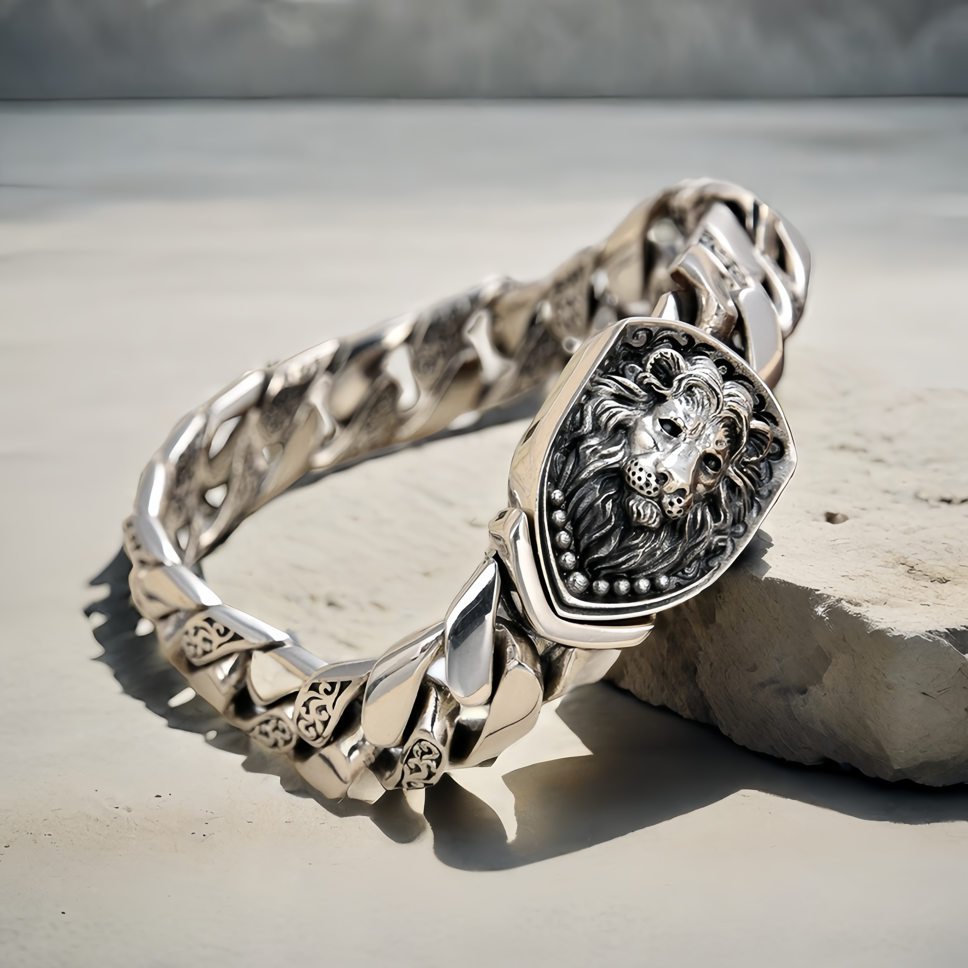 Lion Silver Bracelet (Item No. B0627）