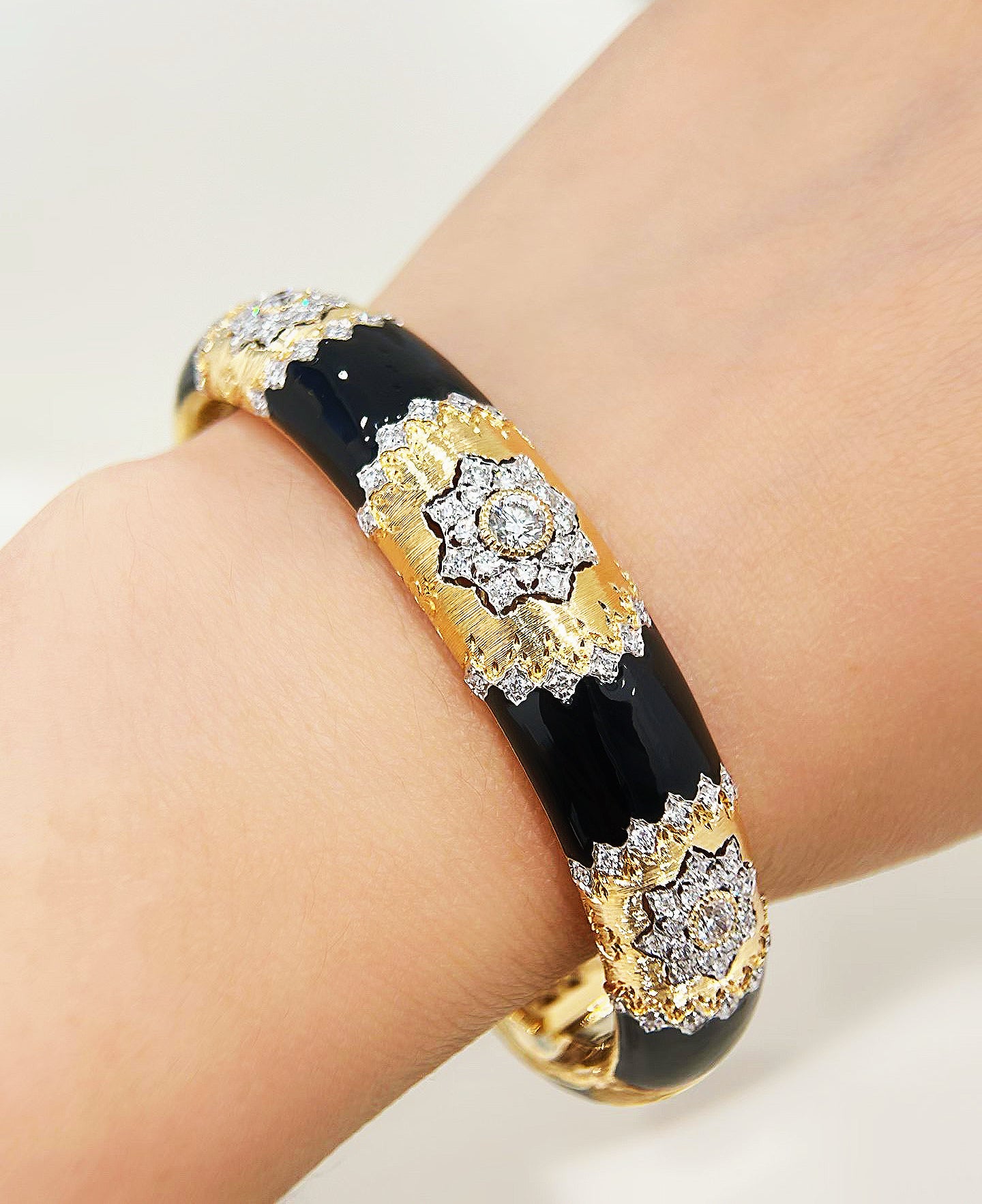 Enamel Vintage 18k Gold Diamond Bracelet (Item No. VT347)