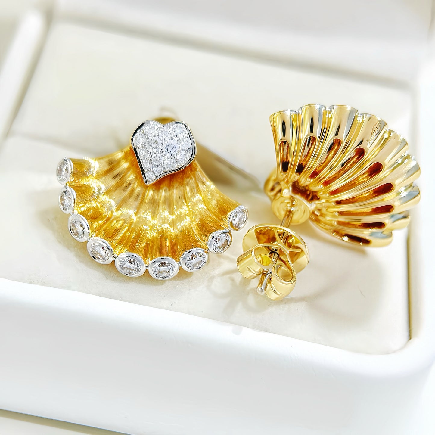 Fan-shaped Vintage 18k Gold Diamond Earring (Item No. VT324)