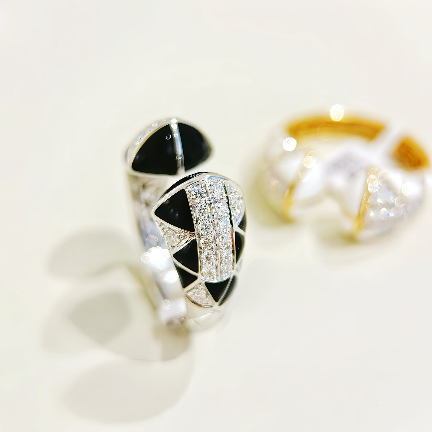 Enamel Vintage 18k Gold Diamond Ring (Item No. VT301)