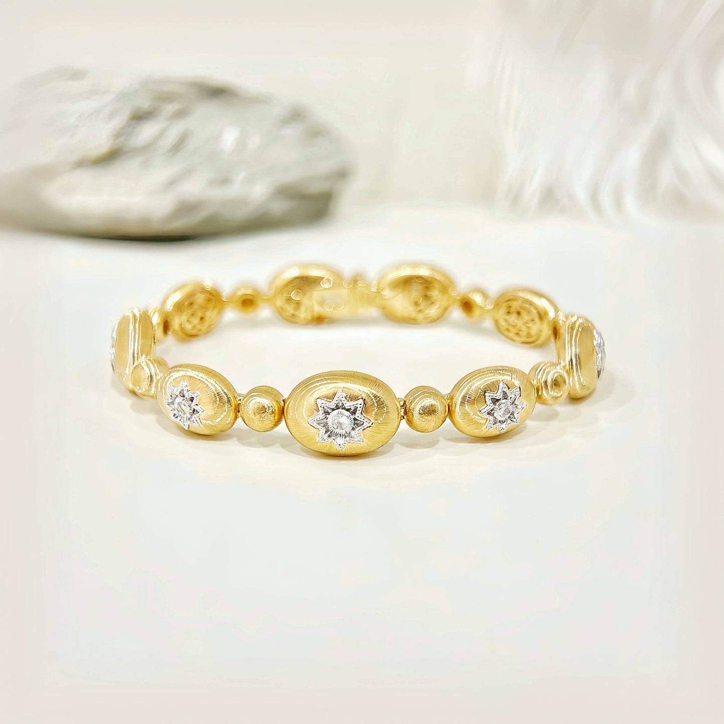 Vintage 18k Gold Diamond Bracelet (Item No. VT343)