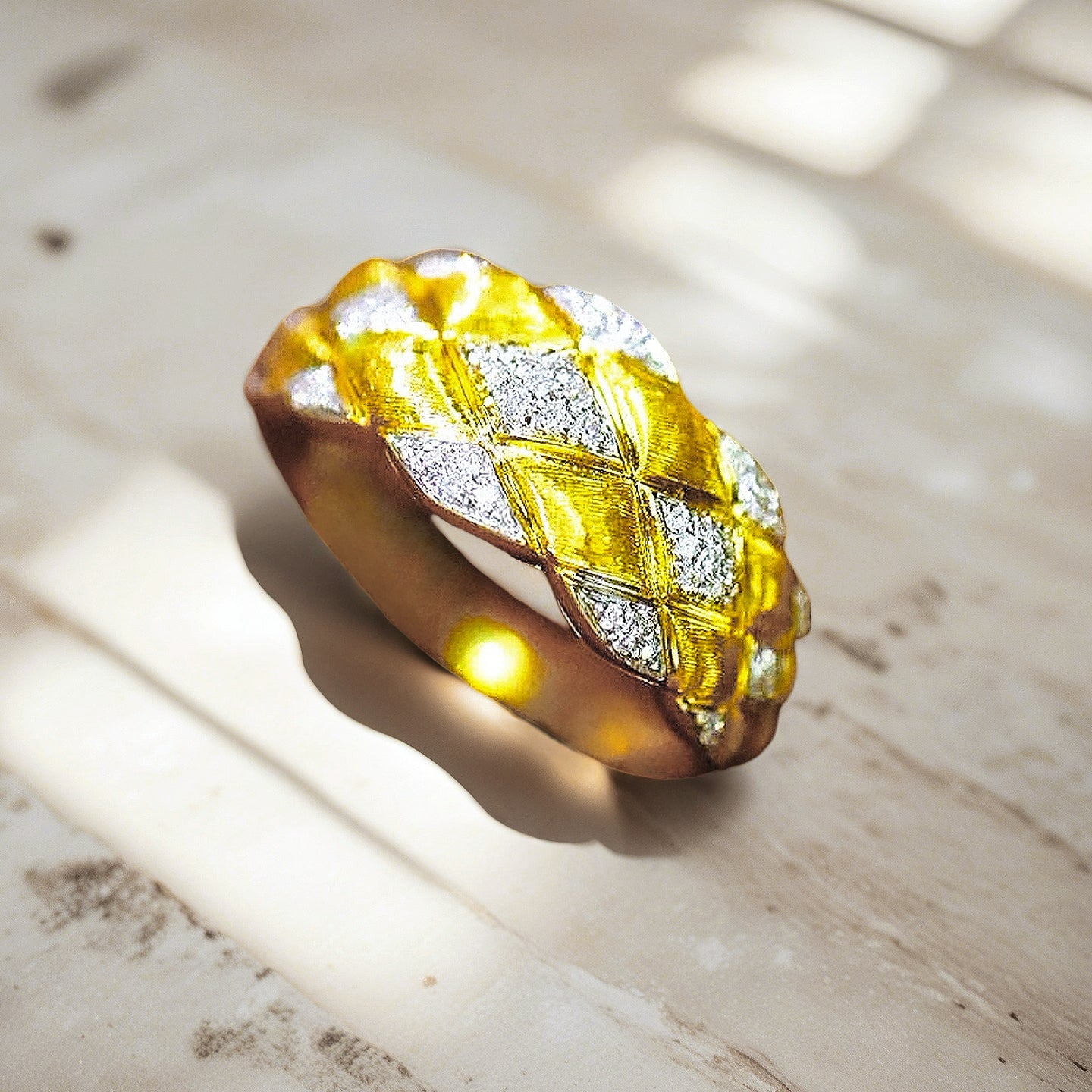 Vintage Rigato Engrave 18k Gold Diamond Ring (Item No. VT025）