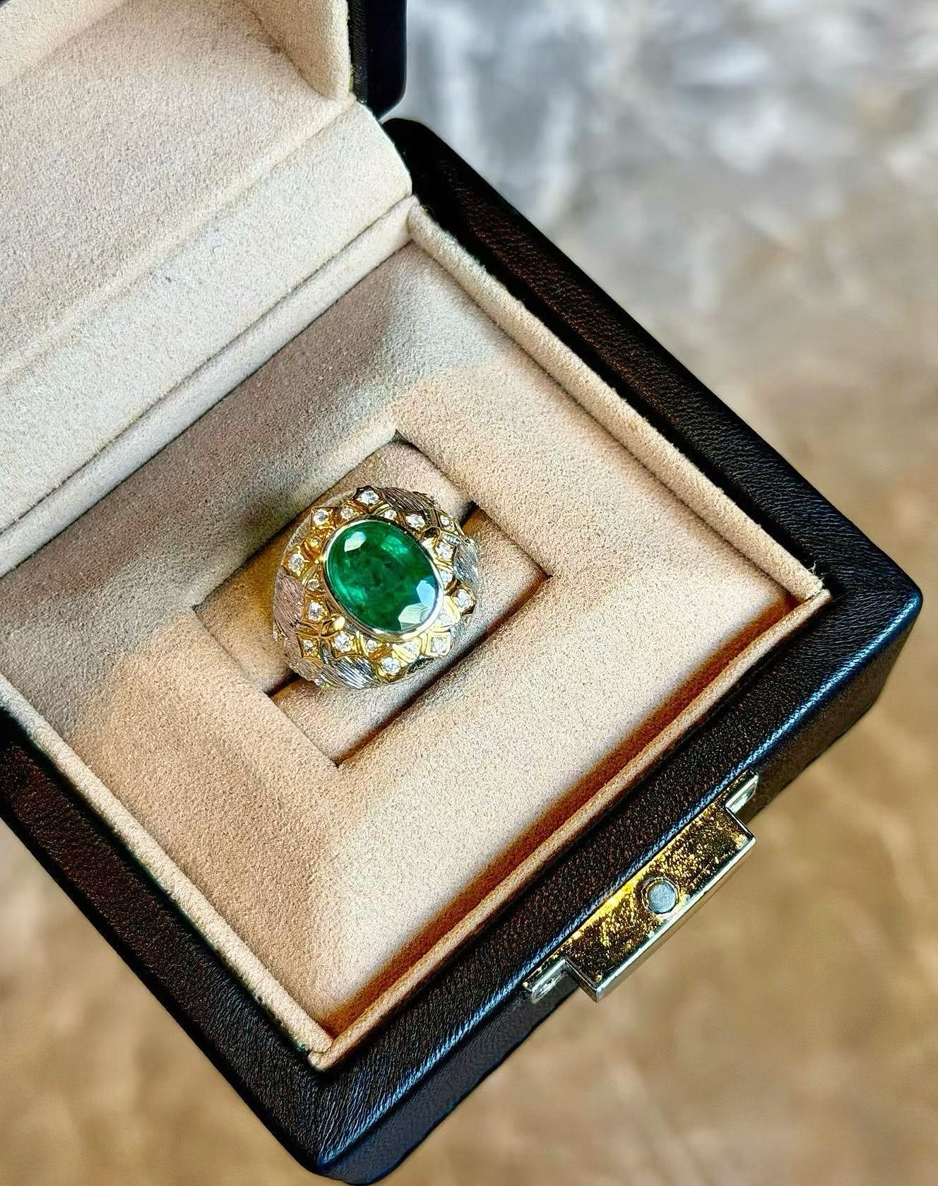 Vintage 18k Gold Diamond Emerald Ring (Item No. VT450）