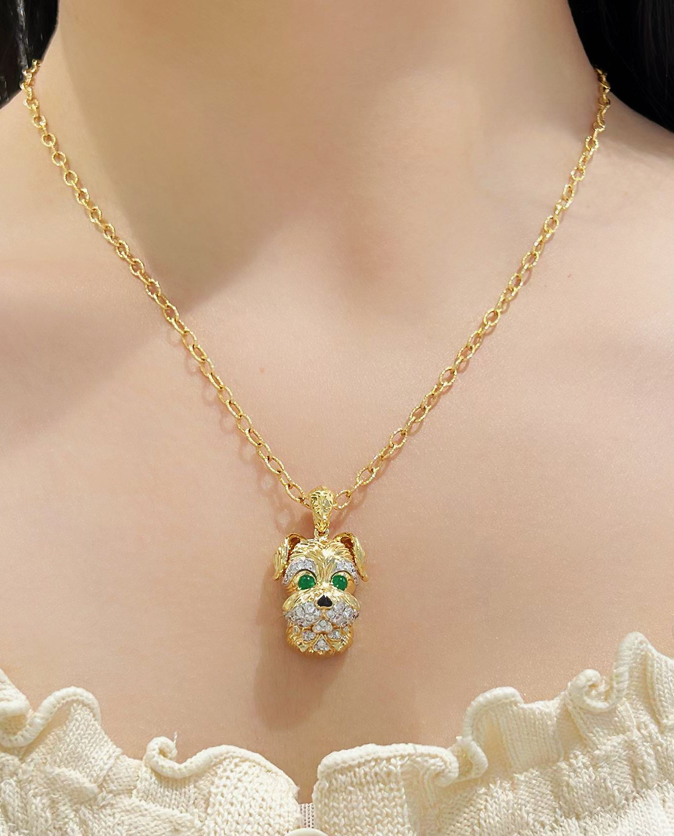 Schnauzer Vintage 18k Gold Diamond Pendant (Item No. VT460）