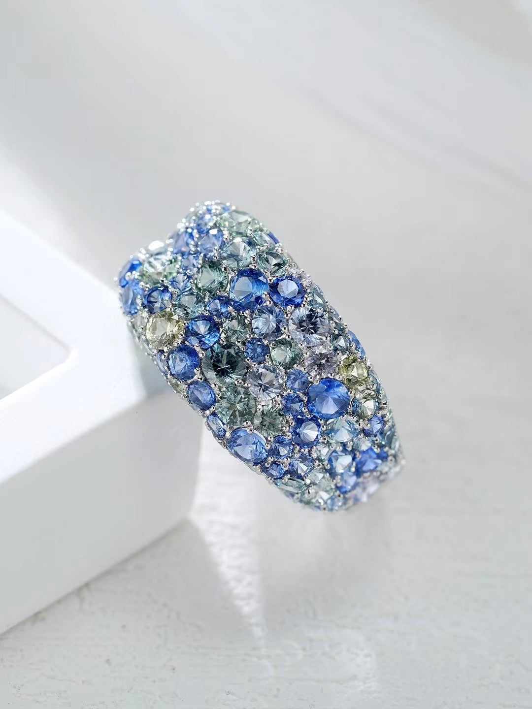 Monet's Garden Rainbow Sapphire 18k Gold Ring (Item No. SA053）
