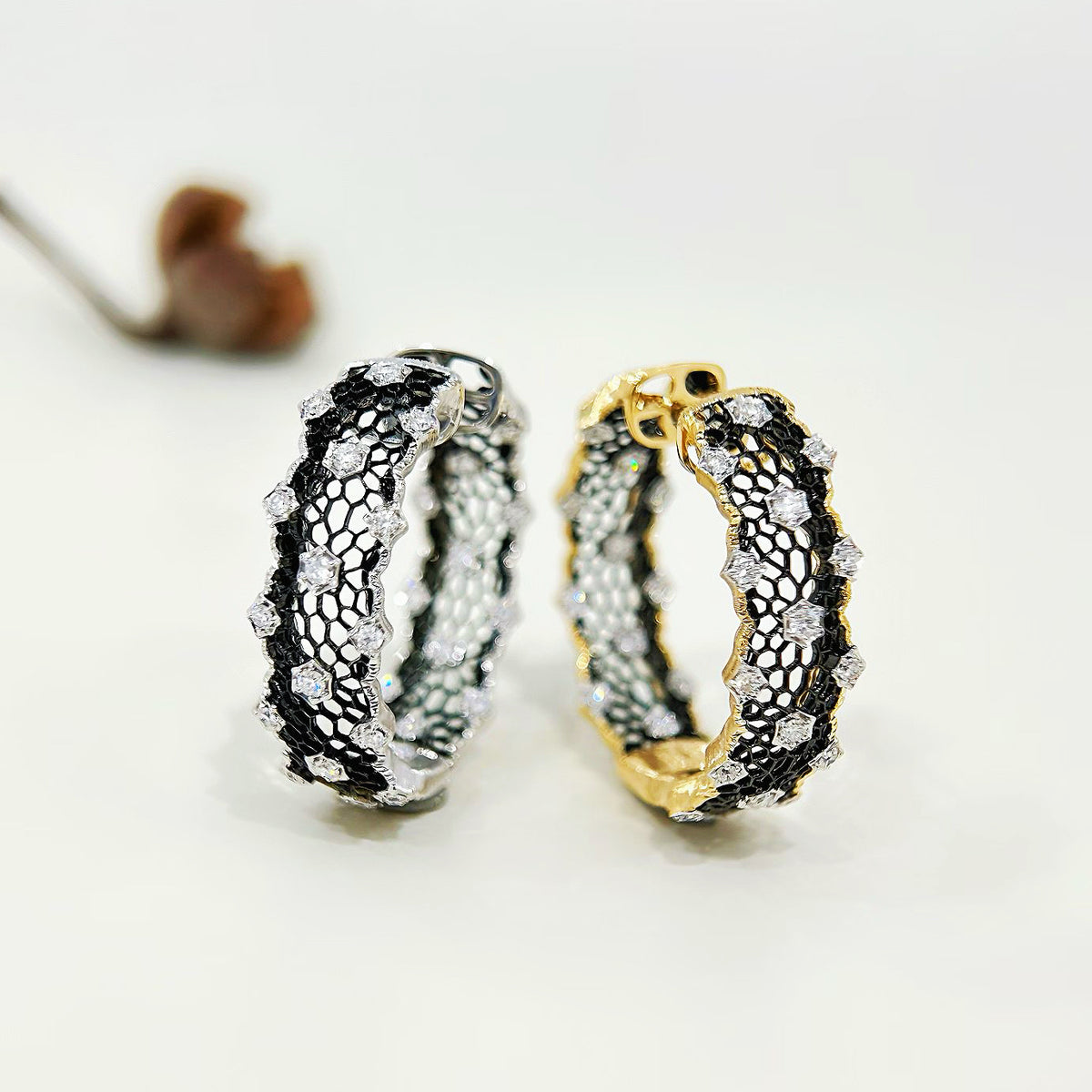 Vintage 18k Gold Diamond Earring (Item No. VT541）