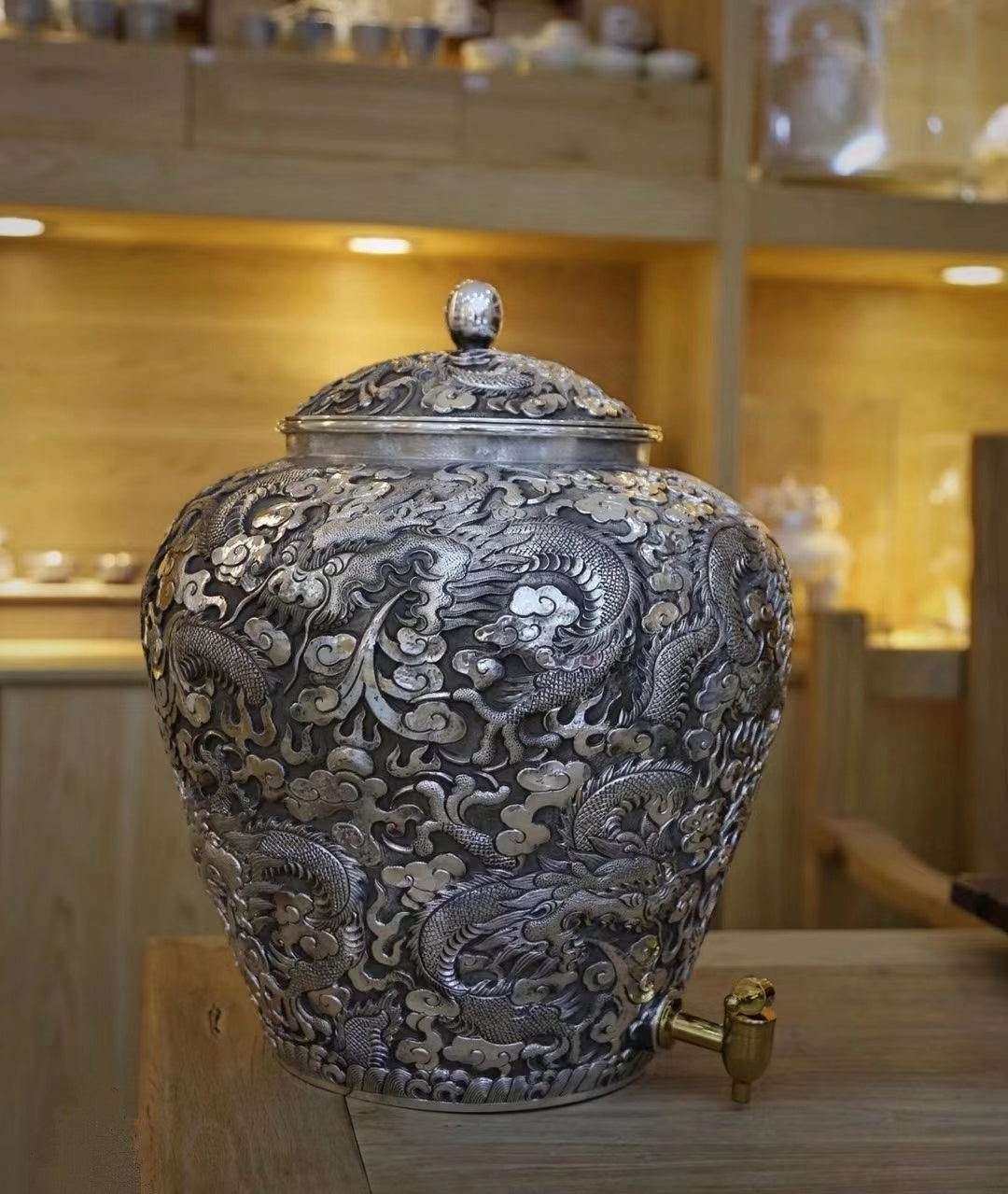 Nine Dragon Handengraved 999 Silver Liquor Barrel  (Item No.POT005)