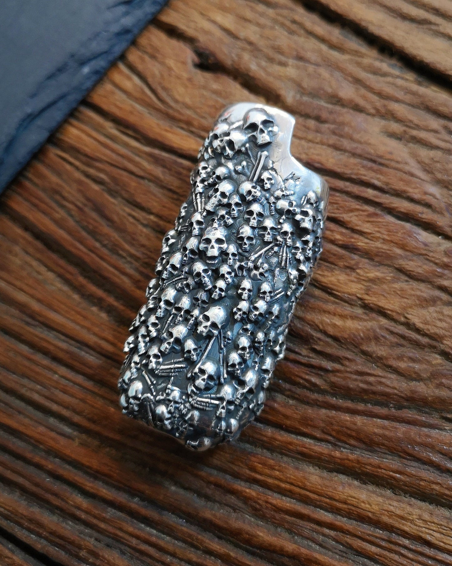 Gothic Burial Skull Silver Lighter Case (Item No. L0003) Tartaria Onlinestore